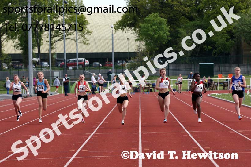 Womens under-17s 100 metres, 2019 North Eastern Track and Field Champs., Middlesbrough. Photo:  David T. Hewitson/Sports for All Pics